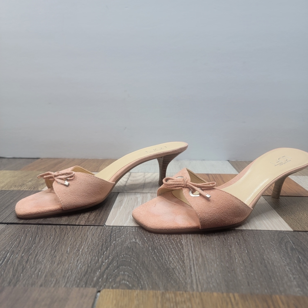 Women's 6M Peach Suede Mule Heels Kitten Heel